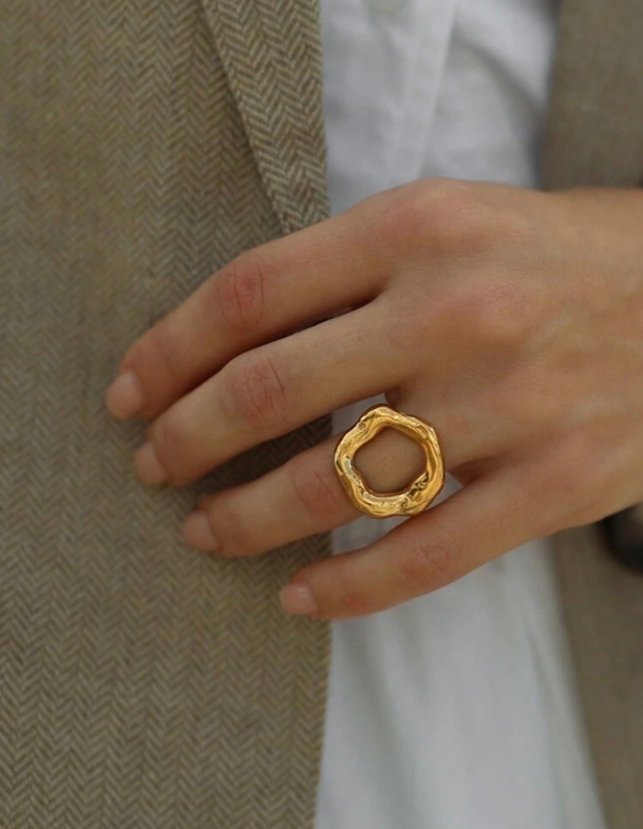 Abstract Ring